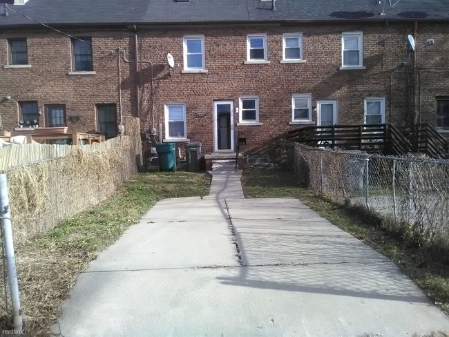 Building Photo - 5837 Miller Rd