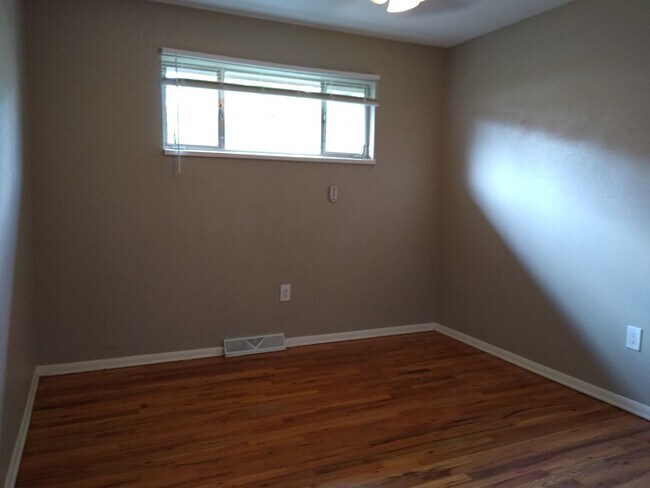 Building Photo - Osceola Duplex