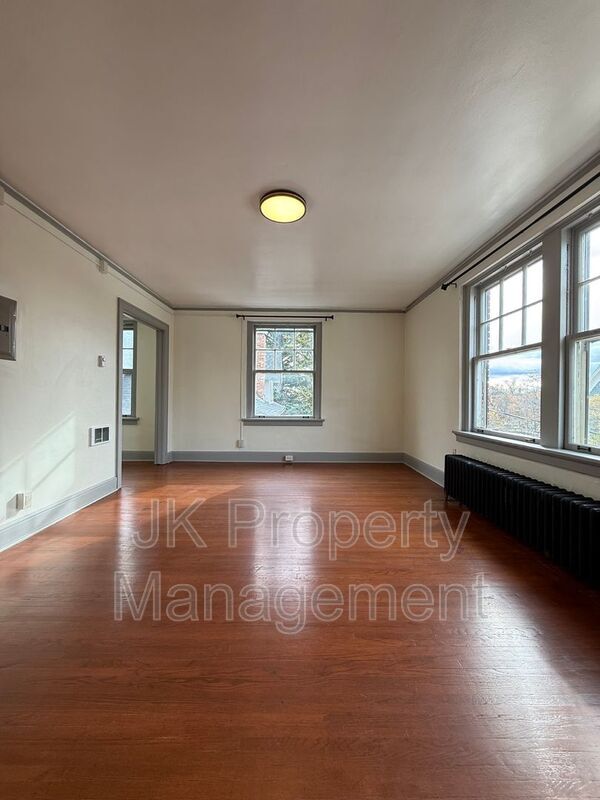 Building Photo - 310 5th St N