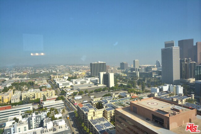 Building Photo - 1100 Wilshire Blvd