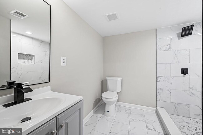 Building Photo - 4206 Ivanhoe Ave