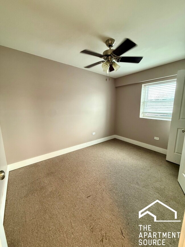 Building Photo - 3433 S Indiana Ave