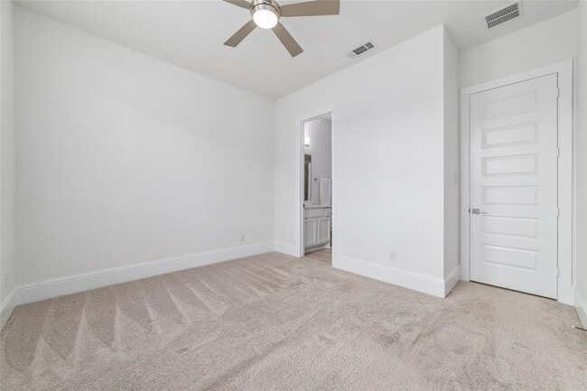 Building Photo - 15646 Audubon Pk Dr