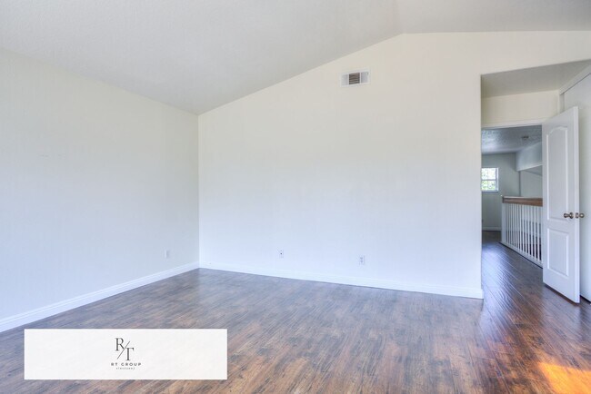 Building Photo - Beautiful 3 Bed / 2.5 Bath Home in the Corona-Norco Unified School District