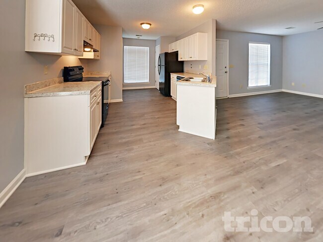 Building Photo - 22 Kingsway Rd