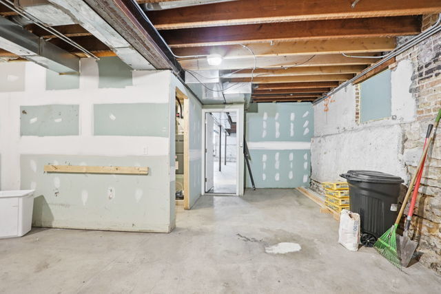Building Photo - 3220 W Polk St