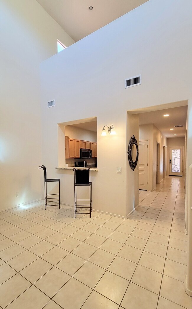 Building Photo - Pet friendly Civano home