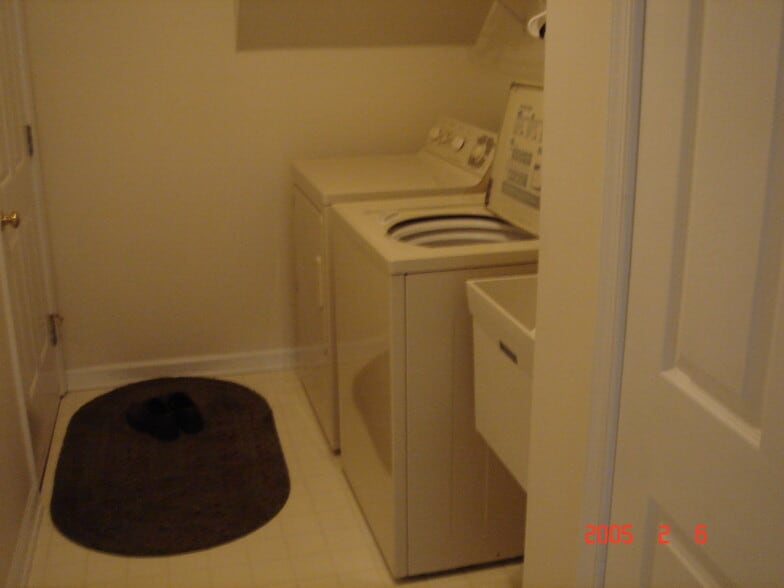 Laundry Room - Washer and Dryer - 743 Mill Rd