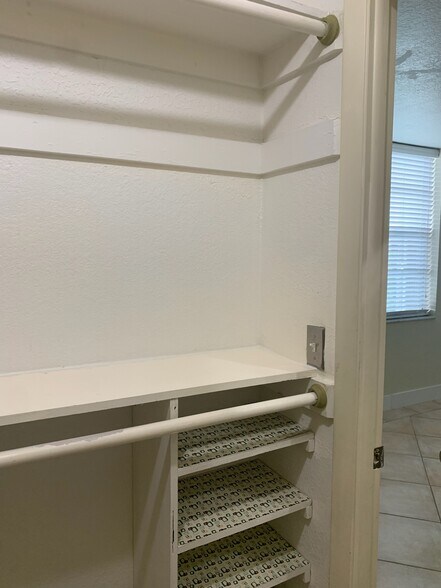 Master walk-in closet - 9310 Fontainebleau Blvd