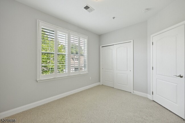 Building Photo - 1305 Meadow Brook Ct