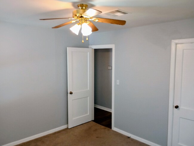 Building Photo - 312 Wilson Dr