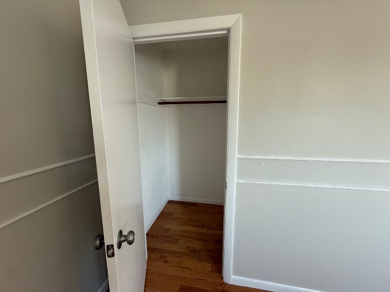 Building Photo - 44 Maple St