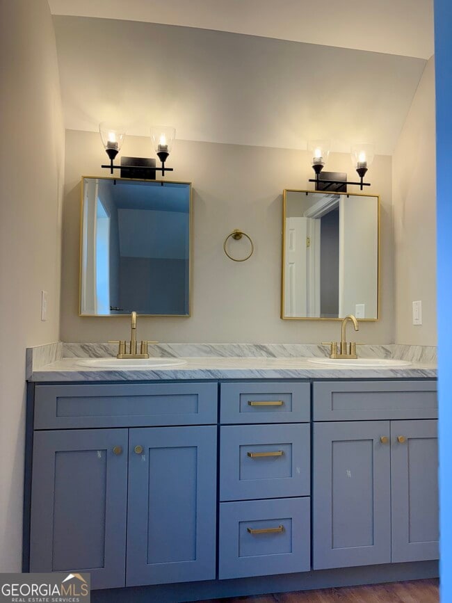 Building Photo - 114 Hidden Springs Way