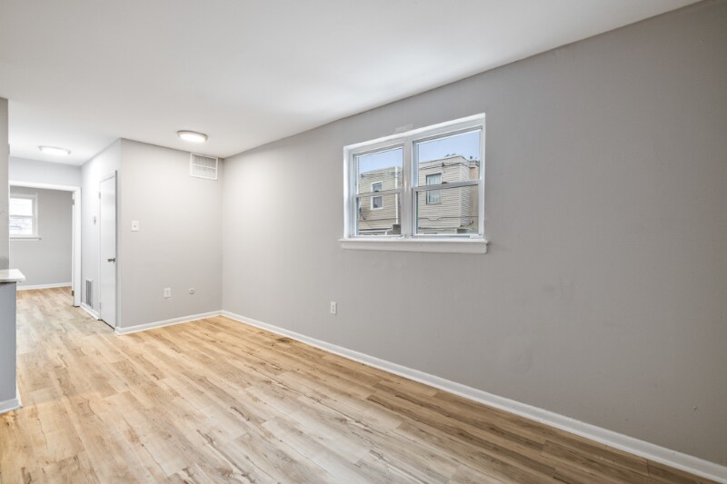 Building Photo - 4511 N Lawrence St