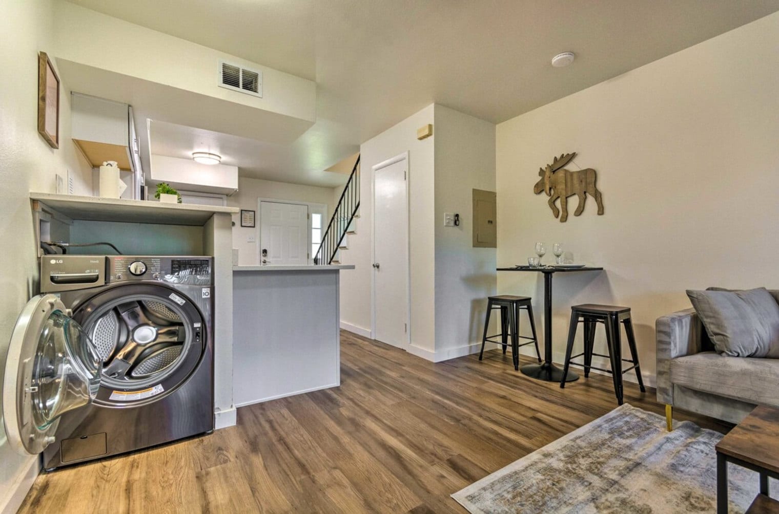 Building Photo - 3915 W 8th St