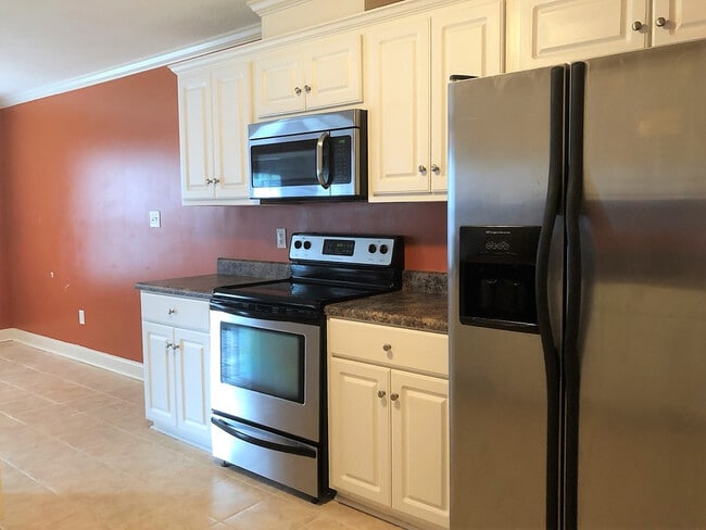 Building Photo - 3012 Brockham Ct