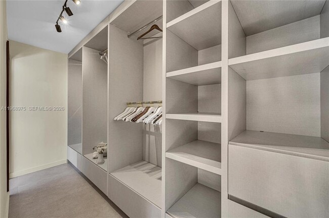 Building Photo - 1170 S Biscayne Point Rd