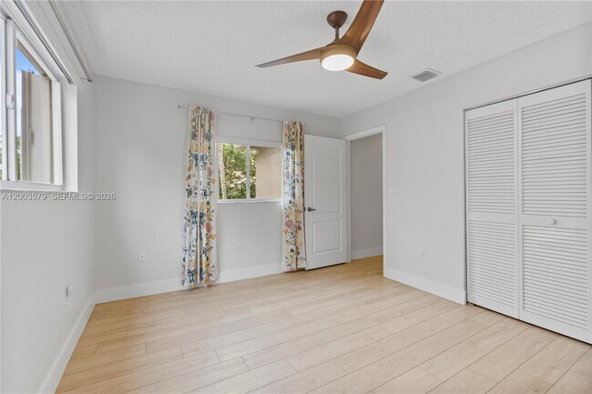 Building Photo - 237 NW 100th Ave