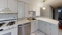 Building Photo - 2 Bedroom with Rear Yard