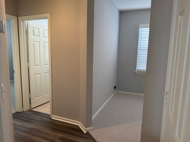 Building Photo - Beautiful Home in Sun City - Freshly Painted, New Flooring!