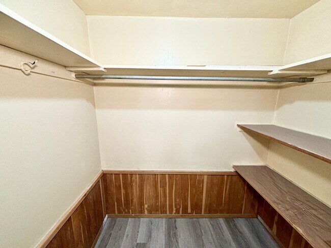 Building Photo - BALANCE OF SEPTEMBER RENT FREE!