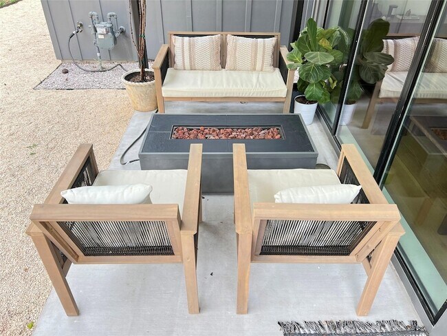 Building Photo - 7809 Mullen Dr