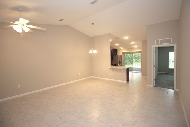 Building Photo - Gorgeous 3 Bed 2 Bath Duplex Home for Rent...