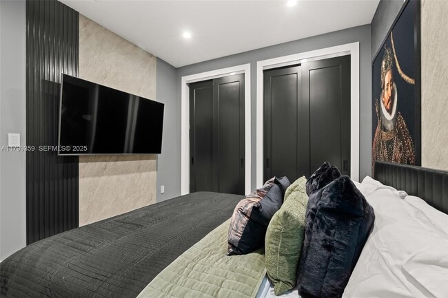 Building Photo - 400 NW 49th St