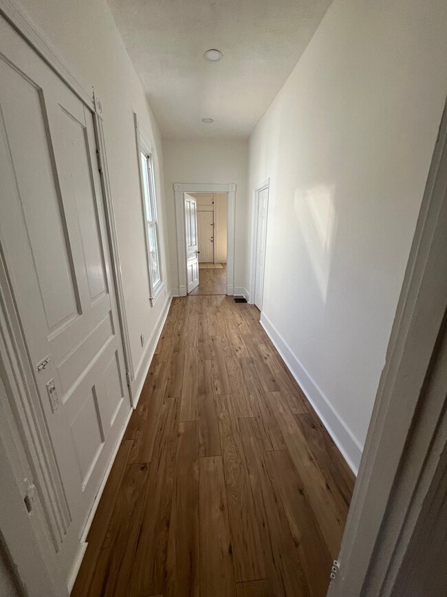 Building Photo - 449 E Brandeis Ave