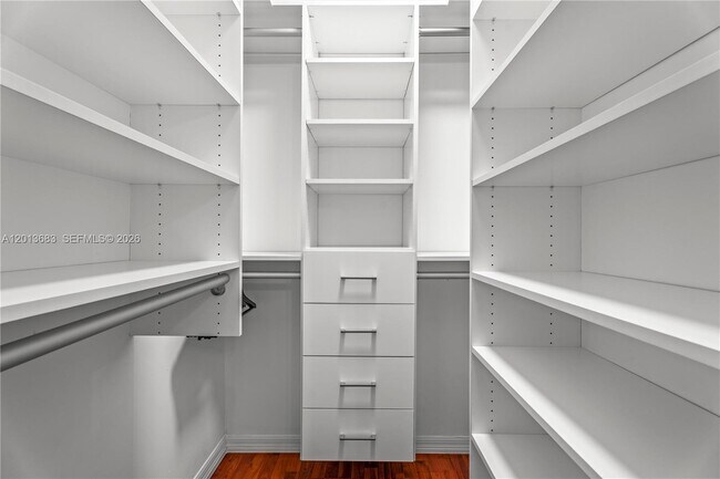 Building Photo - 3274 Gifford Ln
