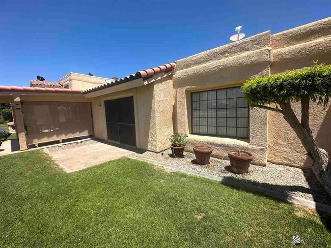 Building Photo - 12495 E Del Rey Dr