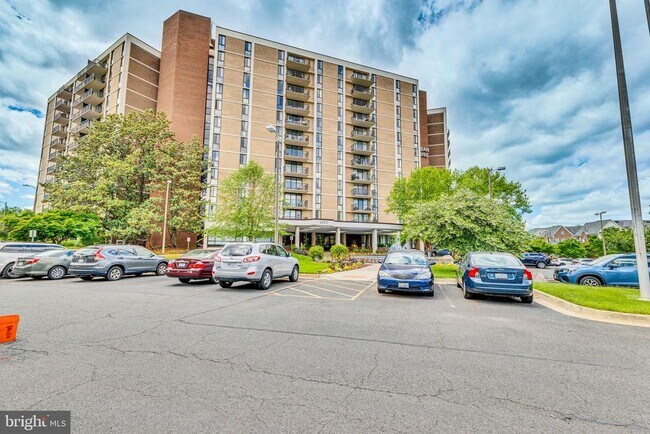 Building Photo - 6800 Fleetwood Rd