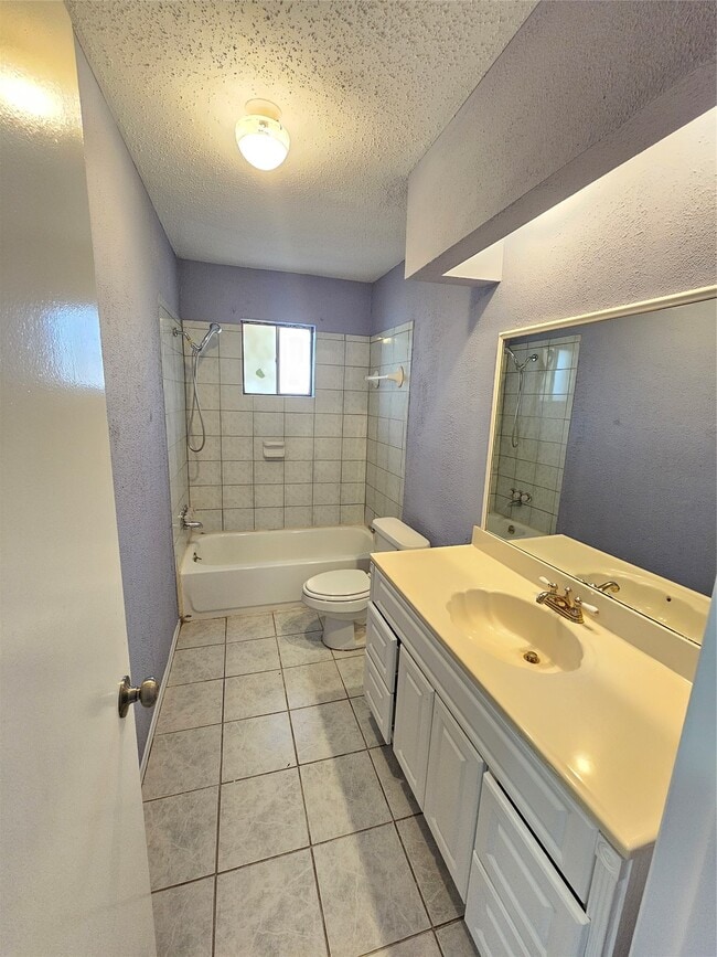 Building Photo - 16226 Villaret Dr