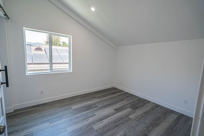 Building Photo - ADU 2 Bedroom for Rent in Sylmar!