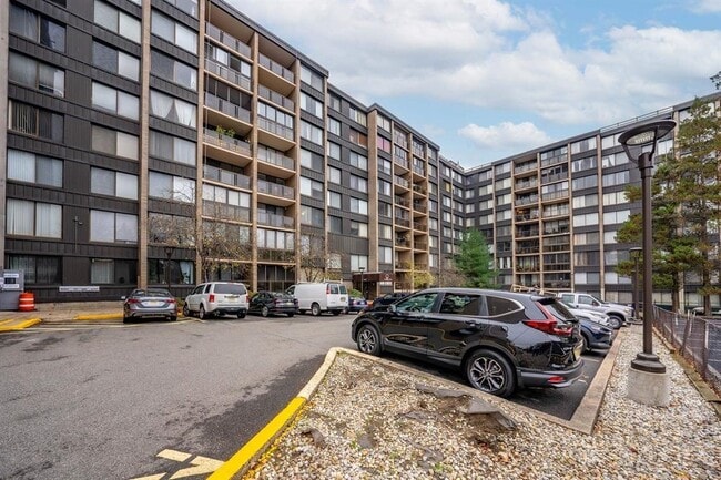 Building Photo - 9060 Palisade Ave