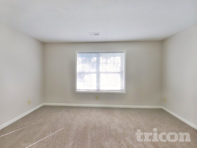 Building Photo - 910 S Shore Ct