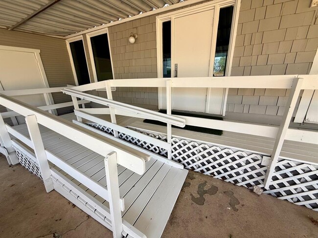 Building Photo - 1102 Beech St