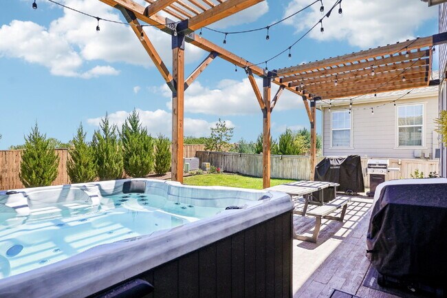 Building Photo - "Spacious 4-Bedroom Retreat with 2.5 Baths in Reunion!"