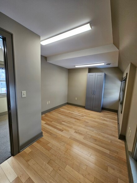 Room 205 - bedroom - 206 N Charles St