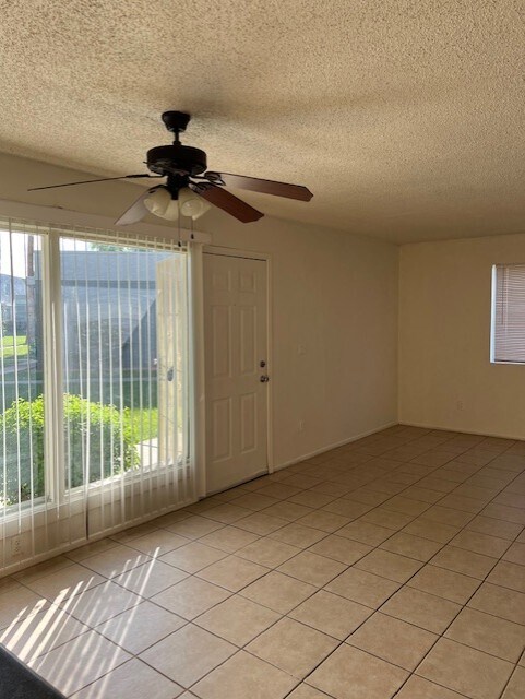 Building Photo - 2679 W Ocotillo Rd