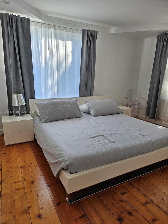 Building Photo - 622 15th St