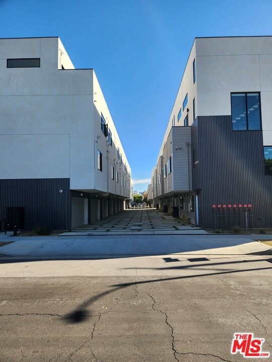 Building Photo - 11314 W Raitt Ln