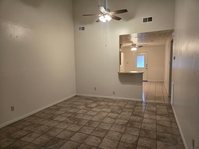 Building Photo - 3319 Bluestem Cir
