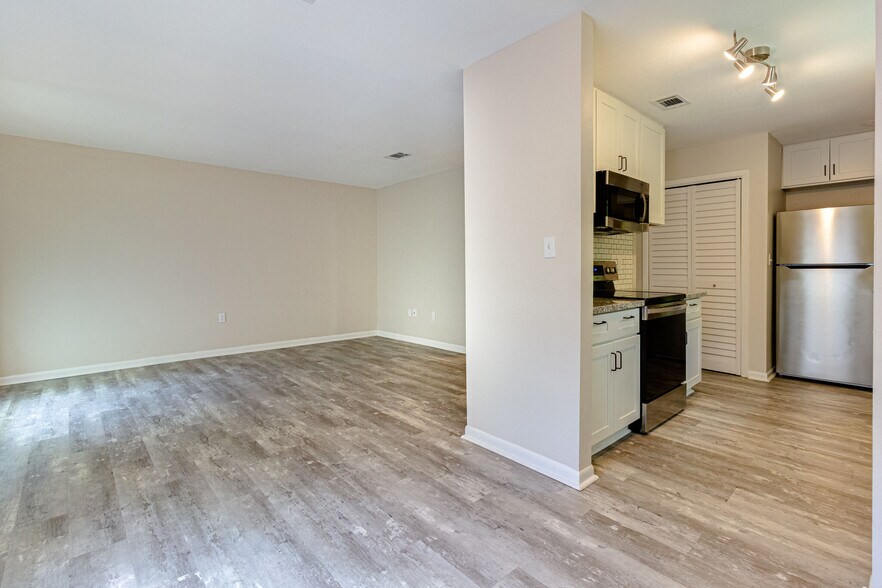 Building Photo - 1306 Keturah St