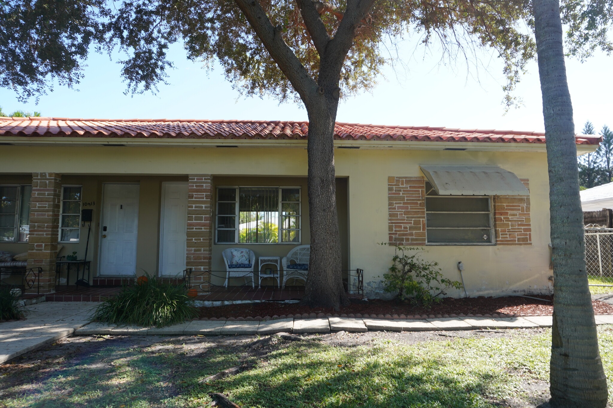 Building Photo - 10911 NE 9th Ct
