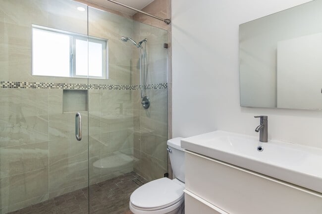 Building Photo - 15439 Vose St