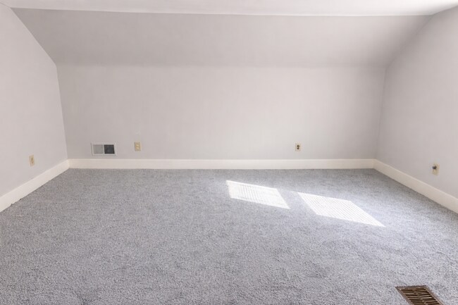 Building Photo - 3544 Bell St