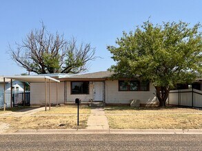 Building Photo - Two Bedroom Available Now Near Levelland City Park