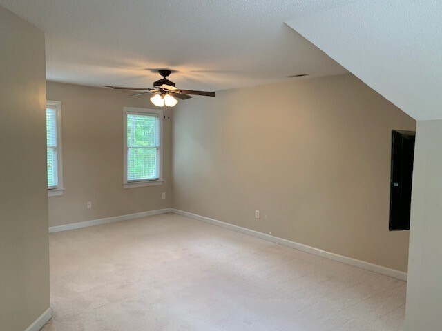 Building Photo - 104 Paper Chase Ct