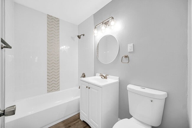 Building Photo - Beautifully Updated 4 beds/2baths